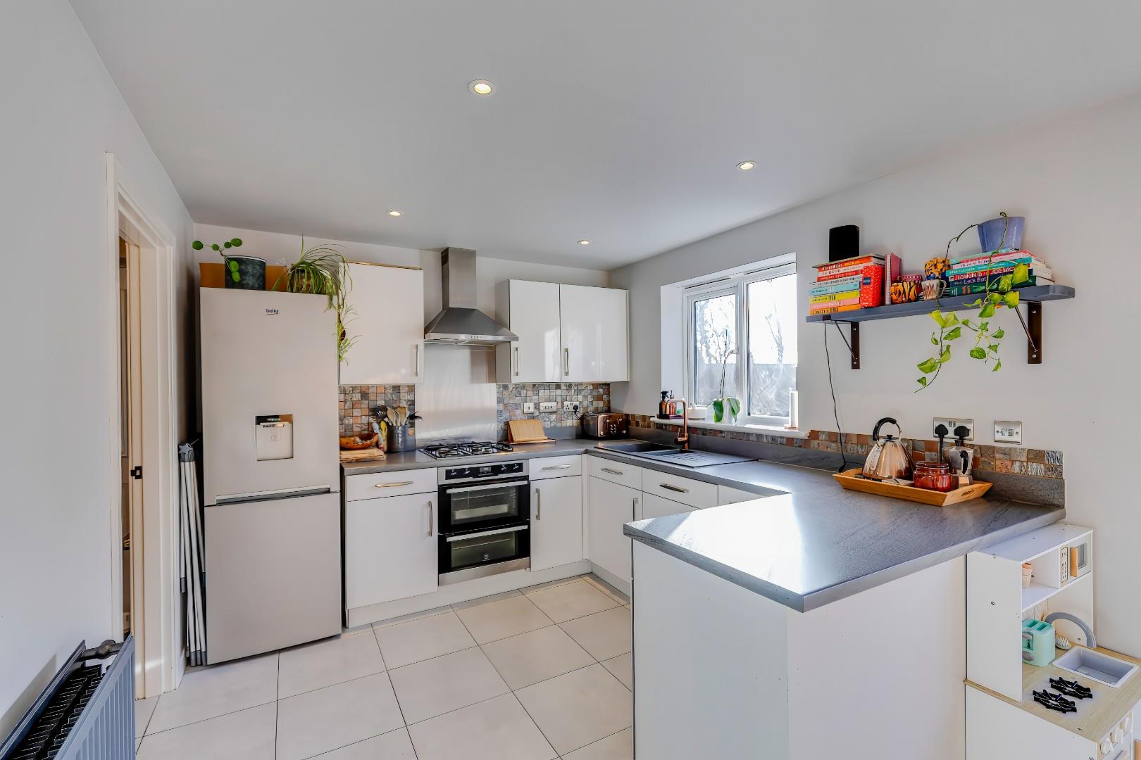 12 Plasnewydd Walk, Llantwit Major, Vale of Glamorgan, CF61 2YW